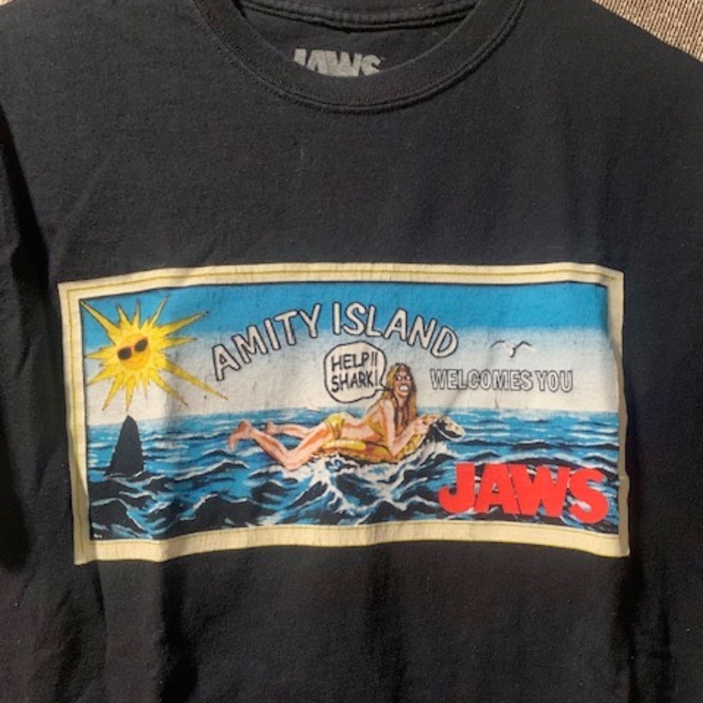 Jaws Graphic Tee- Shirt - size Small - Picture 2 of 5